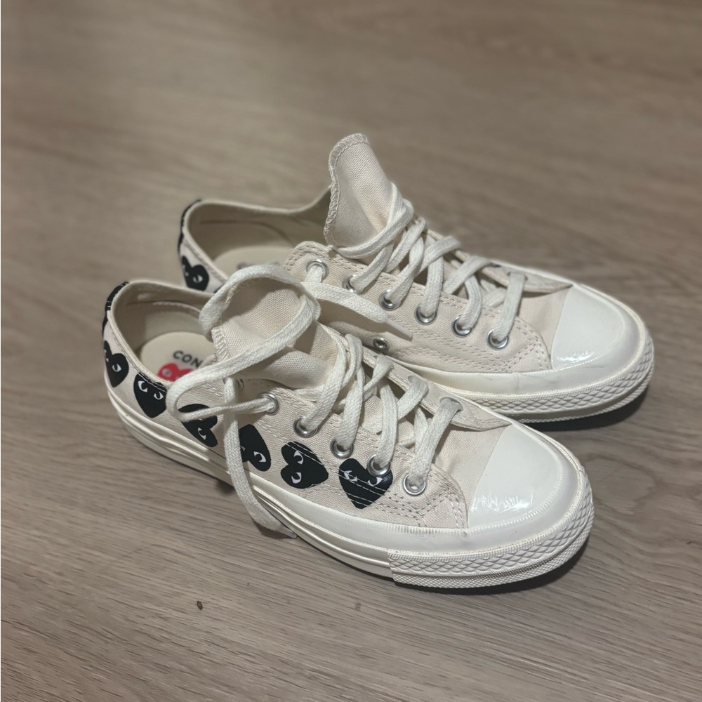 Converse Women's Cream Sneakers with Black Heart Design